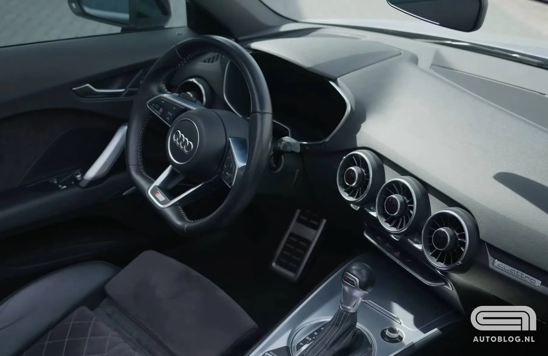 Audi TT Roadster 8S interieur